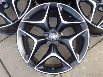 5x110 R20 orig.nove demo Alfa Romeo Stelvio alukola s TPMS - 2