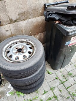 Na Škoda Felicia.2pari pneumatik - 2