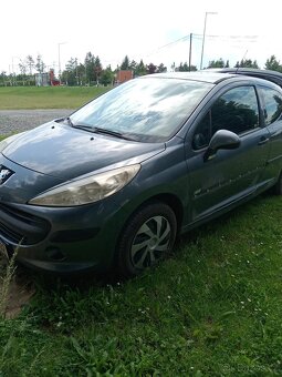 peugeot 207 1.4 benzín - 2