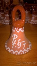 Keramické zvonečky, dřevěné okrasné talíře a keramic. talíř - 2