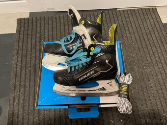Prodám dětské brusle Bauer Supreme M30 vel. 5D (EUR 38,5) - 2