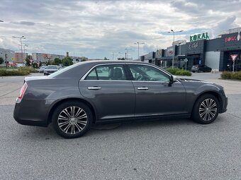 Lancia Thema (Chrysler 300C) benzín + LPG - 2