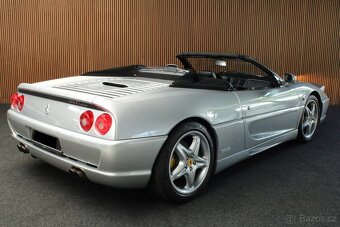 Ferrari F355 F1 Spider z roku 1999 - 2