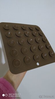 Podložka na olizování + samočistící hřeben - 2