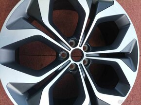 Originál nejetý disk Jaguar E/F-Pace 8Jx21 1ks - 2