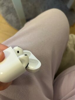 AirPods 4.generace bez pohlcovace zvuku - 2