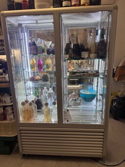 Chladící prodejní vitrína - 2