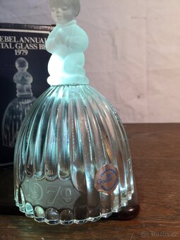 Křišťálový skleněný zvoneček velký Goebel chlapeček andělíč - 2