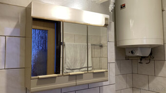 Koupelnová zrcadlová skřínka - 2