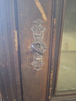 Starožitná vitrína - 2