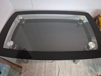 Skleněný jídelní stůl - 2