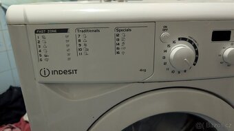 Pračka Indesit - 2