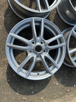 Mazda mx5 NC kola - 2