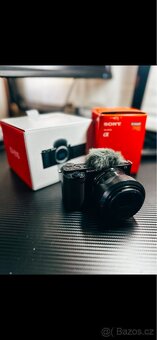 ZV-E10 + objektiv s nabíječkou - 2