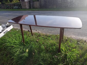 Konferenční stolek - 2