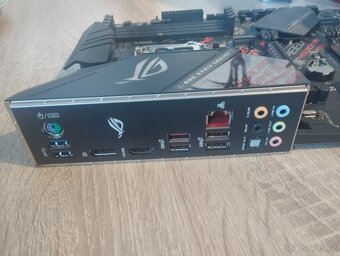 ASUS ROG Strix Z390-H Gaming - 2