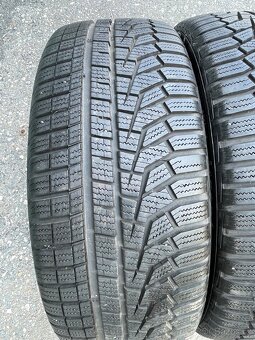 Zimní pneu 215/45r18 - 2