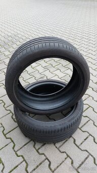 Letni pneu CONTINENTAL 225/40 R19 - 2