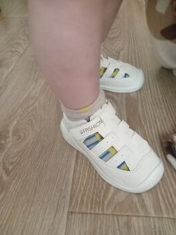 Úplně nové sandálky vel.25 (16cm) - 2