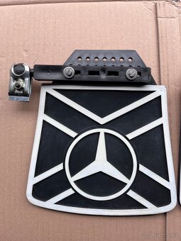 Zástěrky Mercedes - 2