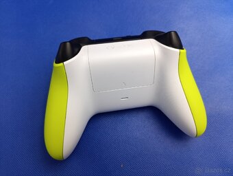 Xbox One Wireless Controller - 2