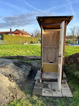 Stavební kadibudka - 2