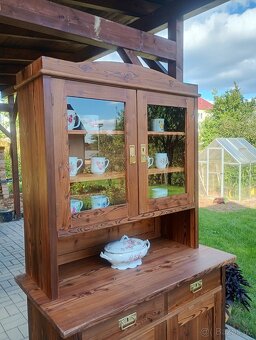 Dobraalmara - kredenc po renovaci s dopravou. - 2