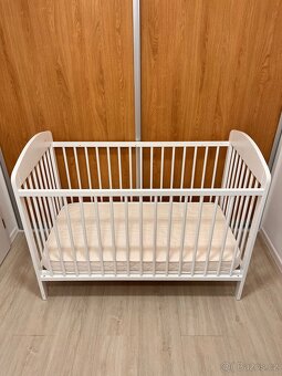 Dětská postýlka s matrací - 2