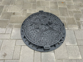 Kruhový kompozitní poklop s rámem B125 průměr 600mm - 2