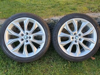 Zánovní alu zimní sada Škoda Kamiq 215/45/18 - 2