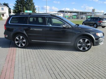 VOLVO XC70 2,4D5 151kw AWD SUMMUM GPS Radar 2011 - 2