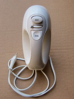 Prodám ŠLEHAČ Moulinex HM410 450W - 2