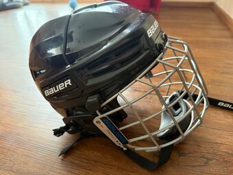 Hokejová helma - 2