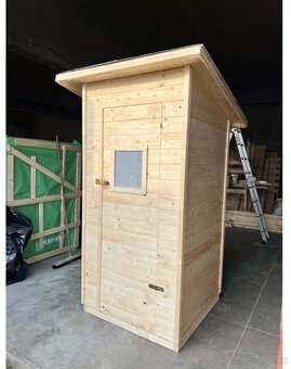 Kadibudka s pultovou střechou - 2