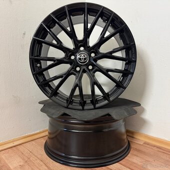 NOVÁ TOYOTA RAV4/HIGHLANDER 5x114,3 R19 ET39+TPMS - 2