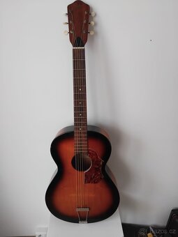 Stará kytara - 2