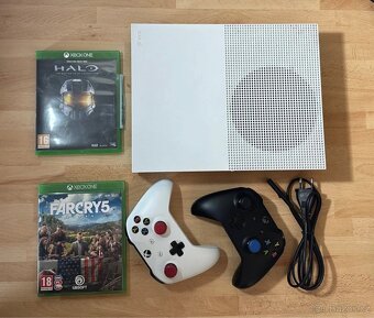 Xbox one s + 2 ovladače - 2