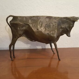 Pablo Picasso  -  Býk - bronz - 2