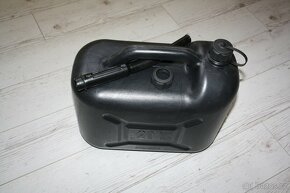 Plastový kanystr na PHM- 20 l - 2