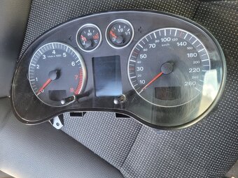 Prodám na audi a3 8p kapota budíky a volant - 2