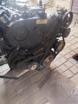 Motor Toyota rav4 - 2
