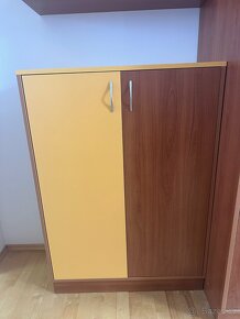 Nábytek - zařízení pokoje - 2