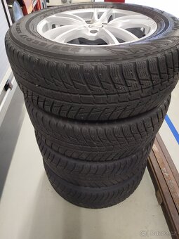 Pneu 235/65R17 - 2