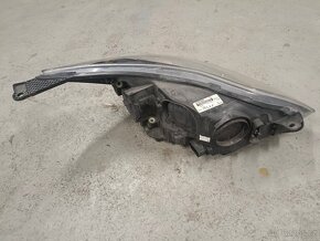 Přední světla Ford Focus MK3 2011-2015 - 2