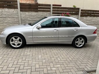 C 270 cdi 125 kw, sedan, r. 2001, 123 t. km,navi,šíbr,závěs - 2