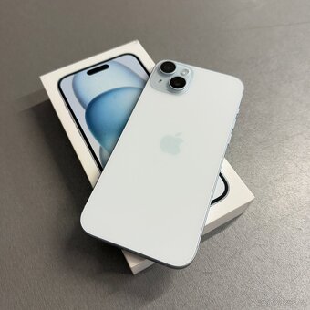 iPhone 15 Plus 128GB modrý, jako nový, 12 měsíců záruka - 2