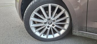 ALU kola Turini 18" Octavia 3 včetně letních pneu - 2