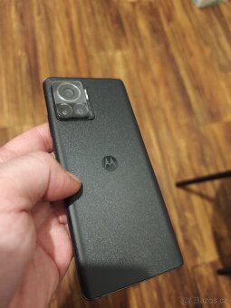 Motorola edge 30 ultra rezervované - 2