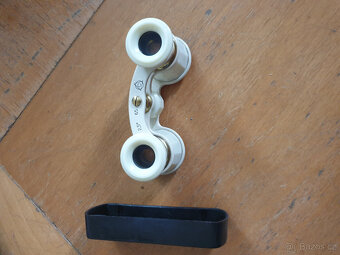 Starý operní dalekohled - 2