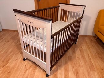 Dětská postýlka Drewex Mocca se stahovací bočnicí - 2